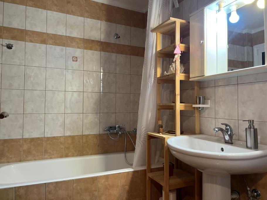 Charming, Fully-Equipped, Central Alexandroupoli Exterior foto